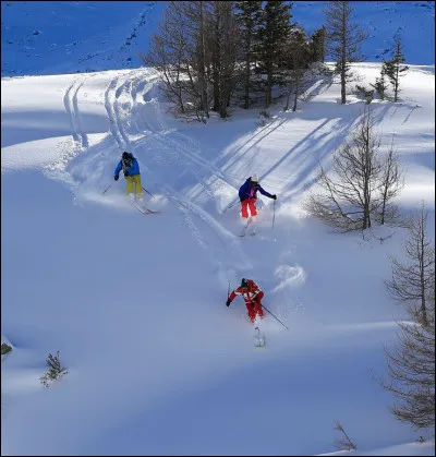 Il est déconseillé de pratiquer le ski [...]-piste.
