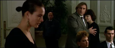 "Trop belle pour toi", sorti en 1989, avec dans les principaux	rôles Gérard Depardieu, Josiane Balasko et Carole Bouquet est un film de ...