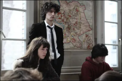 Le film de Christophe Honoré sorti en 2008, libre adaptation du roman "La Princesse de Clèves" a pour titre "La Belle ..."