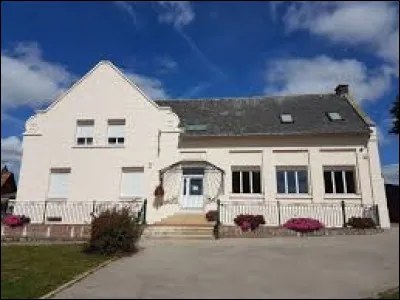 Nous sommes dans les Hauts-de-France, &agrave; Fr&eacute;micourt. Village de l'arrondissement d'Arras, il se situe dans le d&eacute;partement ...