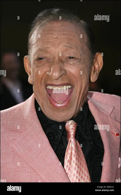 J'étais à la fois chanteur, humoriste et musicien, et grâce à moi Zorro est arrivé. Comment me prénommait-on ?