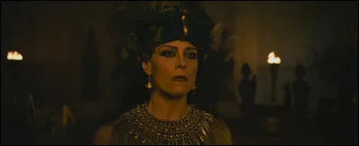 Dans quel film d'action voyons-nous Weaver ainsi ?