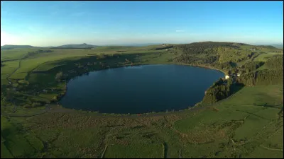 On en trouvait un à gauche comme à droite, c'est le...