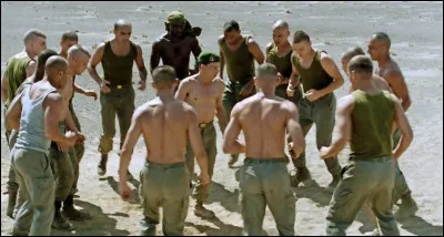 "Beau travail", film sorti en 2000 qui se déroule dans une base militaire française à Djibouti, est un film de ...