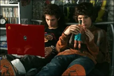 Ce film de Riad Sattouf, sorti en 2009, avec Vincent Lacoste, a pour titre "les Beaux ...