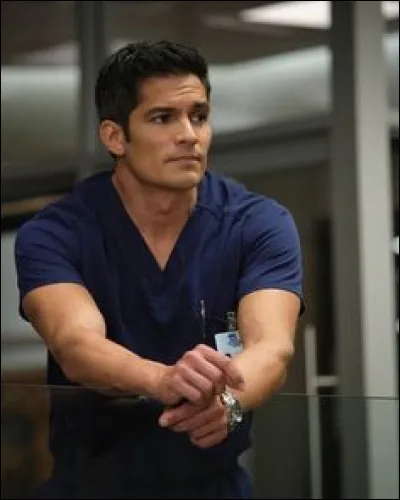 Lors d'un accident où les chirurgiens ont dû se rendre, un organe de Neil Melendez a été endommagé, ce qui a causé sa perte. Quel était le nom de l'organe endommagé de Neil Melendez ?