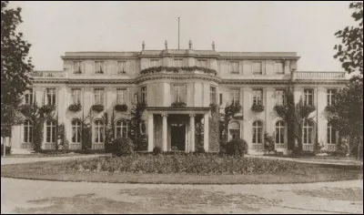 Une réunion sest tenue à Berlin et a pour thème : les juifs. Leur extermination nest pas nouvelle mais maintenant elle prend une tout autre dimension. 
Comment sappelle ce « plan » ?