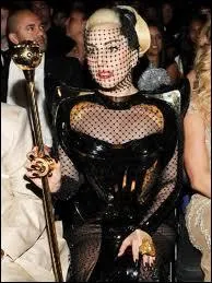 Qui est cette chanteuse ?