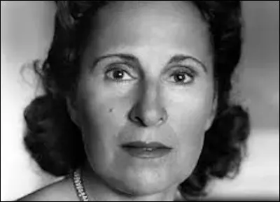 Quel est le nom de cette muse avec laquelle Salvador Dalí
s'est marié civilement ?