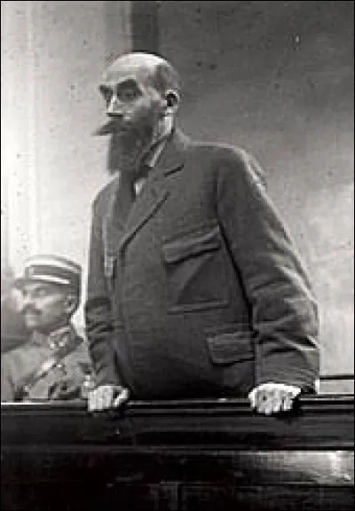 Comment était surnommé le tristement célèbre tueur en série Henri Désiré Landru ?