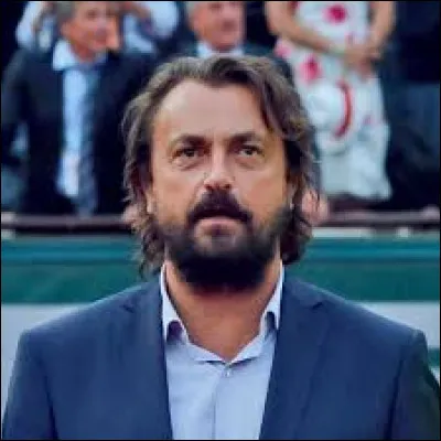 Dans quel sport Henri Leconte s'illustrait-il ?