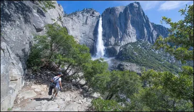 Quel parc national californien reconnaissez-vous si je vous montre cette image des chutes emblématiques ?