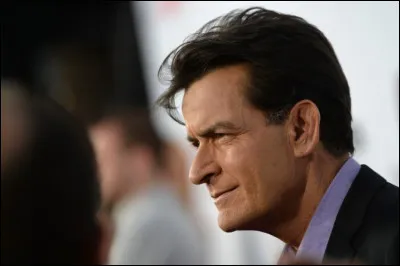 Qui est cet acteur américain qui joue le rôle principal dans la série télévisée ''Mon oncle Charlie'' ?