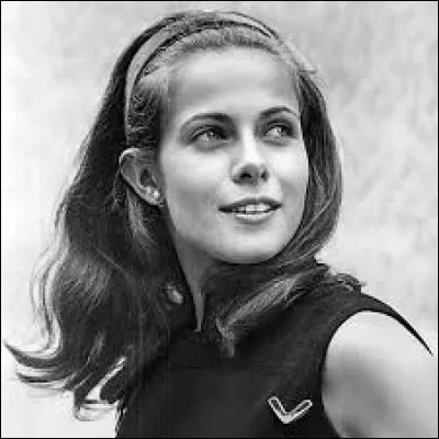 Qui est cette actrice qui joue un des rôles principaux dans le film ''Mon oncle Benjamin'' réalisé par Édouard Molinaro en 1969 ?