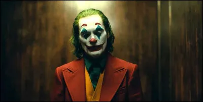 Tu vois une personne bizarre, que fais-tu ?