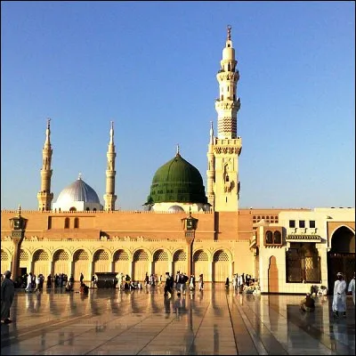 Quel chanteur, ancien membre du groupe Carte de Séjour, a sorti en 2000 lalbum "Made in Medina" ?