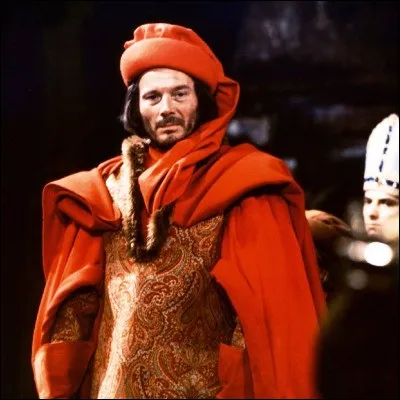 En littérature, comment appelle-t-on un ensemble décrits liés entre eux par les lieux ou les personnages, comme "Les Rois maudits", de Maurice Druon ?