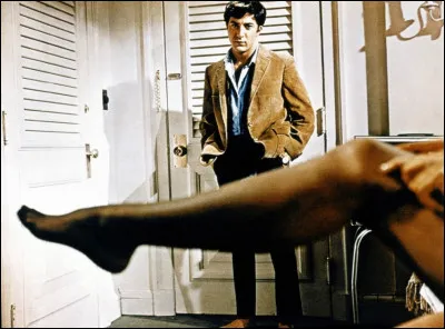 Quel excellent acteur interprète à la fois "Le Lauréat" (Mike Nichols, 1967) et "Little Big Man" (Arthur Penn, 1970) ?