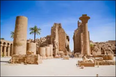 Quel est le plus ancien monument antique du monde situé à Louxor, en Égypte ?