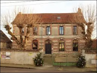 Village de l'arrondissement de Nogent-sur-Seine, Plessis-Barbuise se situe en région ...