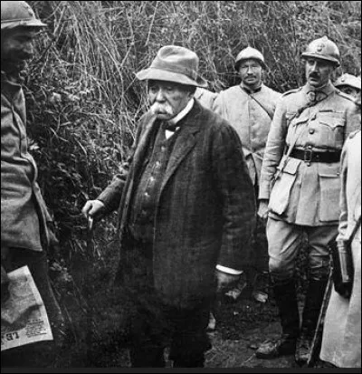 Qui est surnommé « Le Tigre » pour son rôle pendant la guerre ?