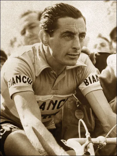 Qui est ce sportif légendaire d'Italie, le plus grand coureur de l'histoire du cyclisme, victorieux de 5 tours d'Italie, 3 tours de France, 3 championnats du monde ?