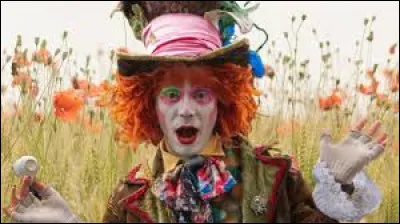 Comment s'appelle ce personnage portant un chapeau de l'univers de "Alice au pays des merveilles" ?