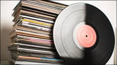 Sur quelle face d'un vinyle trouvait-on la chanson principale ?