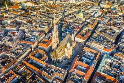 Encore une capitale chantée cette fois-ci par Barbara. C'est...