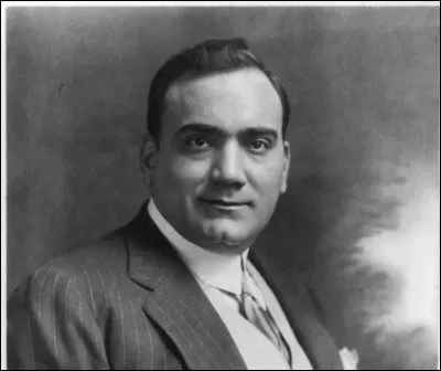 Qui est ce ténor, considéré comme le plus grand chanteur d'opéra de tous les temps ?