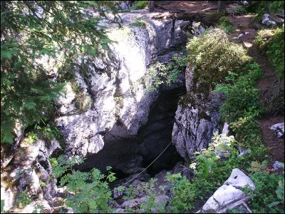 Dans quel massif montagneux se situe le réseau du gouffre Berger ?