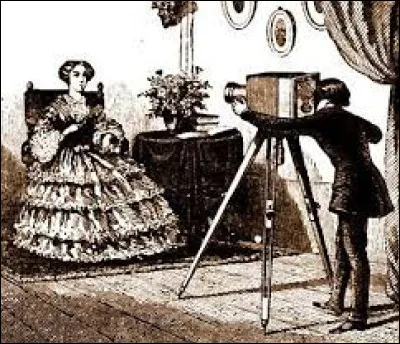 Quelle invention a transformé la photographie dans les années 1990 ?