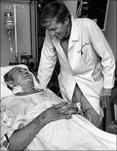 En quelle année le premier cur artificiel a-t-il été implanté avec succès ?