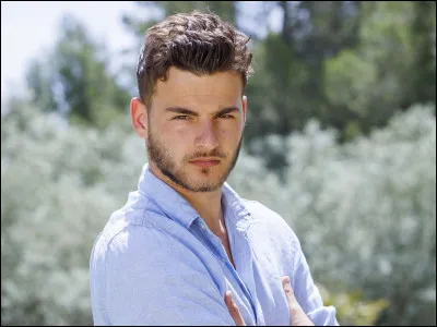 De qui Simon, candidat emblématique de la télé-réalité, est-il le fils ?