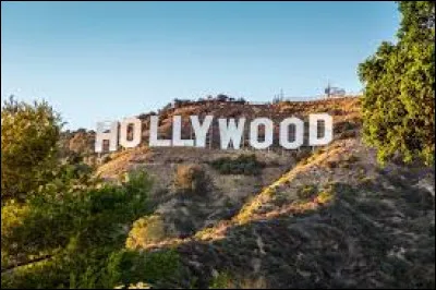 De quelle ville californienne Hollywood est-il un célèbre quartier ?