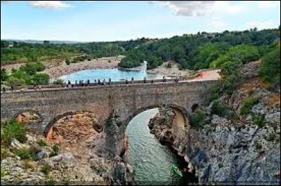 Quel numéro est attribué au département français de l'Hérault ?