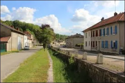 Je vous emmène en Lorraine, à Montplonne. Village de l'aire d'attraction Barisienne, il se situe dans le département ...