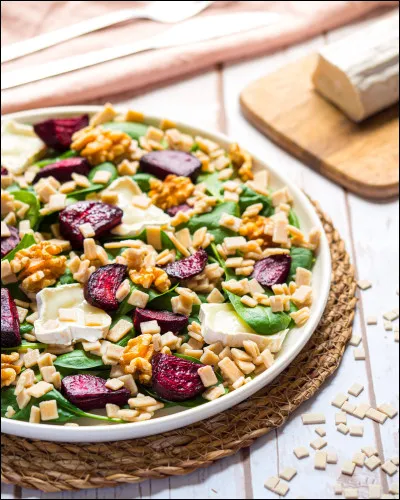 La fête des morts approche, il est temps de leur préparer la soupe aux crozets que l'on déposera sur leur tombe. Seulement voila ! Quel est cet élément qui fait cette soupe ?