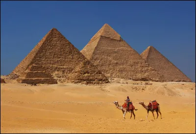 Dans quel pays peut-on trouver les pyramides de Gizeh ?