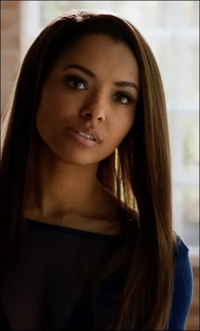 Qui est le père de Bonnie dans la ville ?