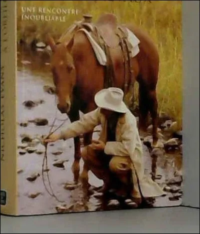 Quel acteur accompagne Scarlett Johansson dans le long-métrage intitulé "L'Homme qui murmurait à l'oreille des chevaux" ?