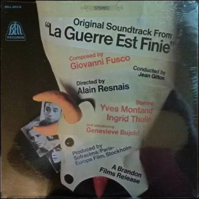 Qui est le réalisateur du film "La Guerre est finie" ?