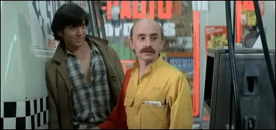 Dans quel film entendons-nous cette réplique culte : "Il paraît que celui qui a inventé la bombe atomique, il aimait vachement les gens. Alors arrête de me rendre service" ?