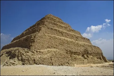 Comment appelle-ton ce type de pyramide ?