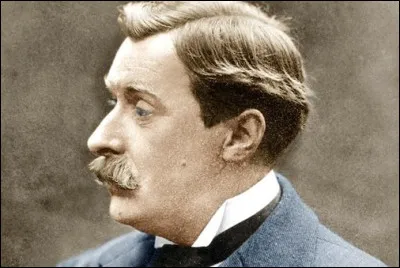 Qui est cet écrivain/ humoriste, auteur de cette citation : ''Même la forme des pyramides dÉgypte nous apprend que dès la plus haute Antiquité les ouvriers avaient tendance à en faire de moins en moins.'' ?