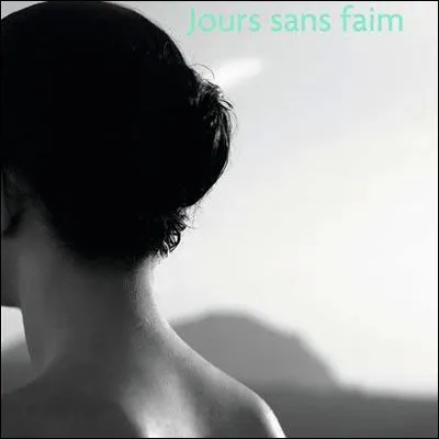 Quelle romancière a utilisé le prénom Lou pour signer son premier livre, "Jours sans faim", publié en 2001 ?