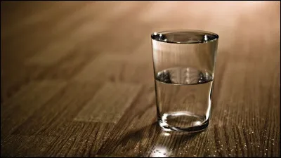 Vois-tu plutôt le verre à moitié plein ou le verre à moitié vide ?