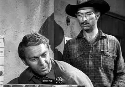 Qui est cet acteur sur la photo aux côtés de Steve McQueen ?