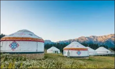 Quel est le pays du ciel bleu ?