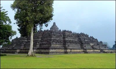 Dans quel pays se situe le temple de Borobudur ?